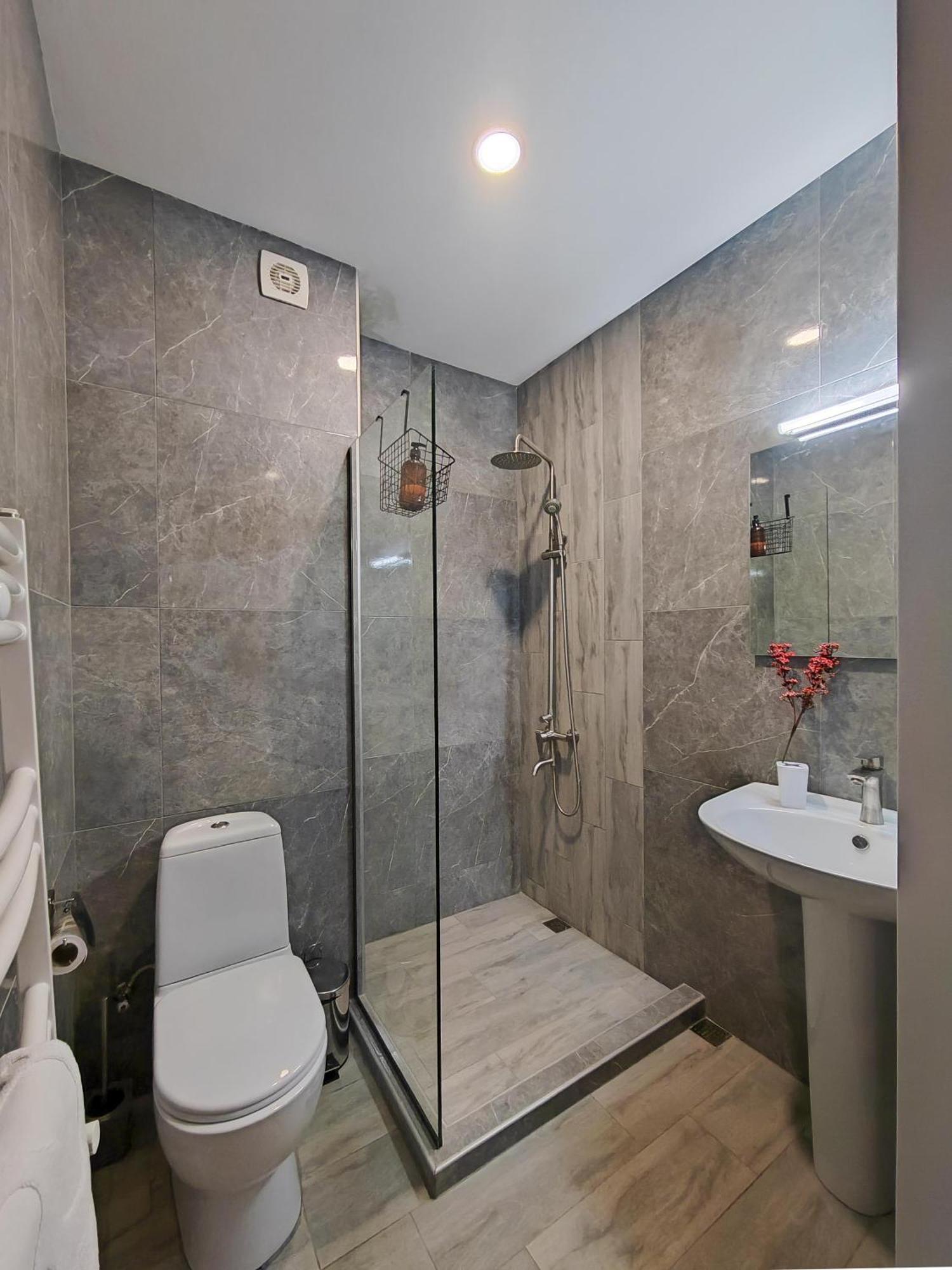 Round Garden Hotel Tbilisi Bagian luar foto