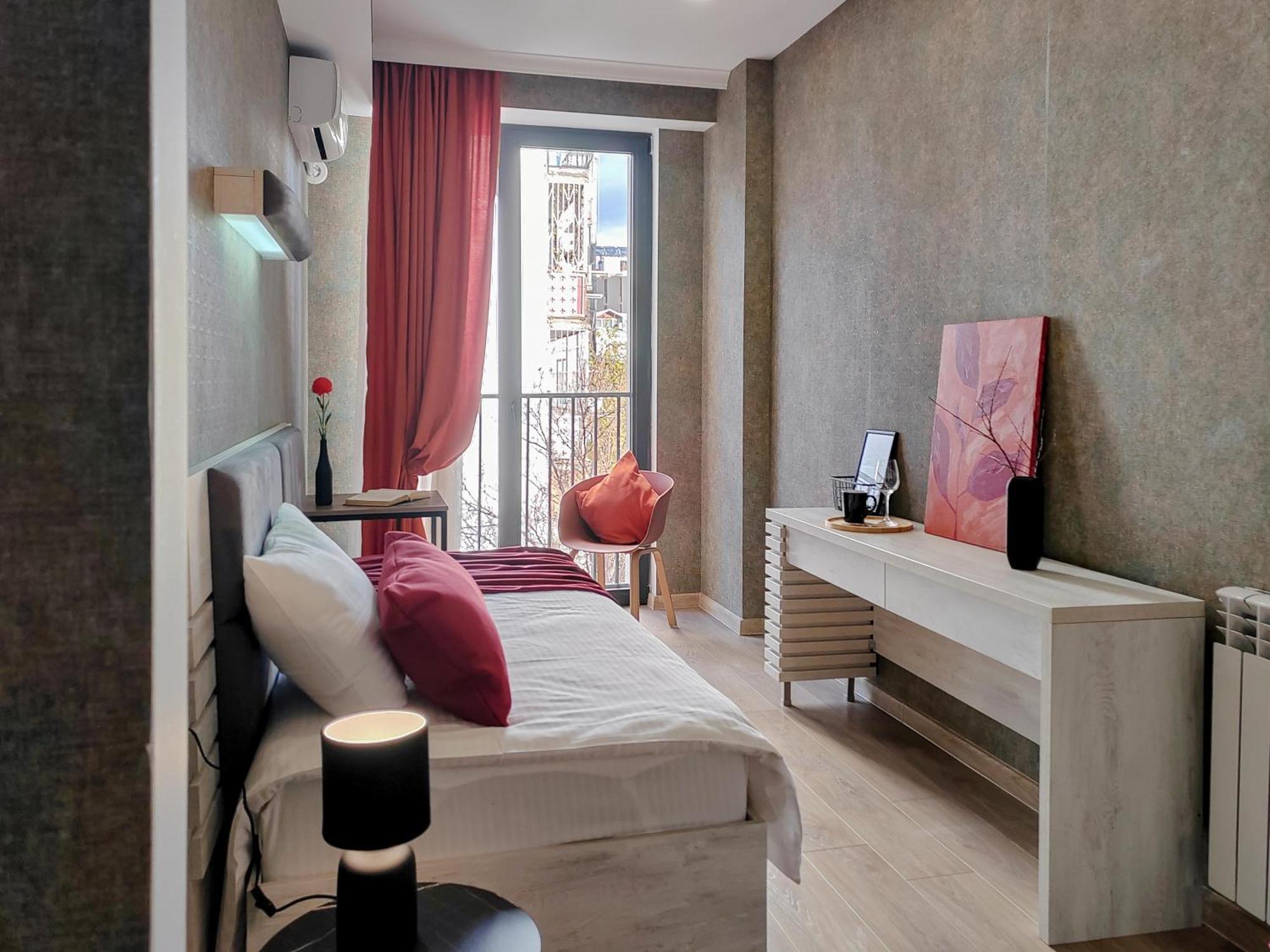 Round Garden Hotel Tbilisi Bagian luar foto