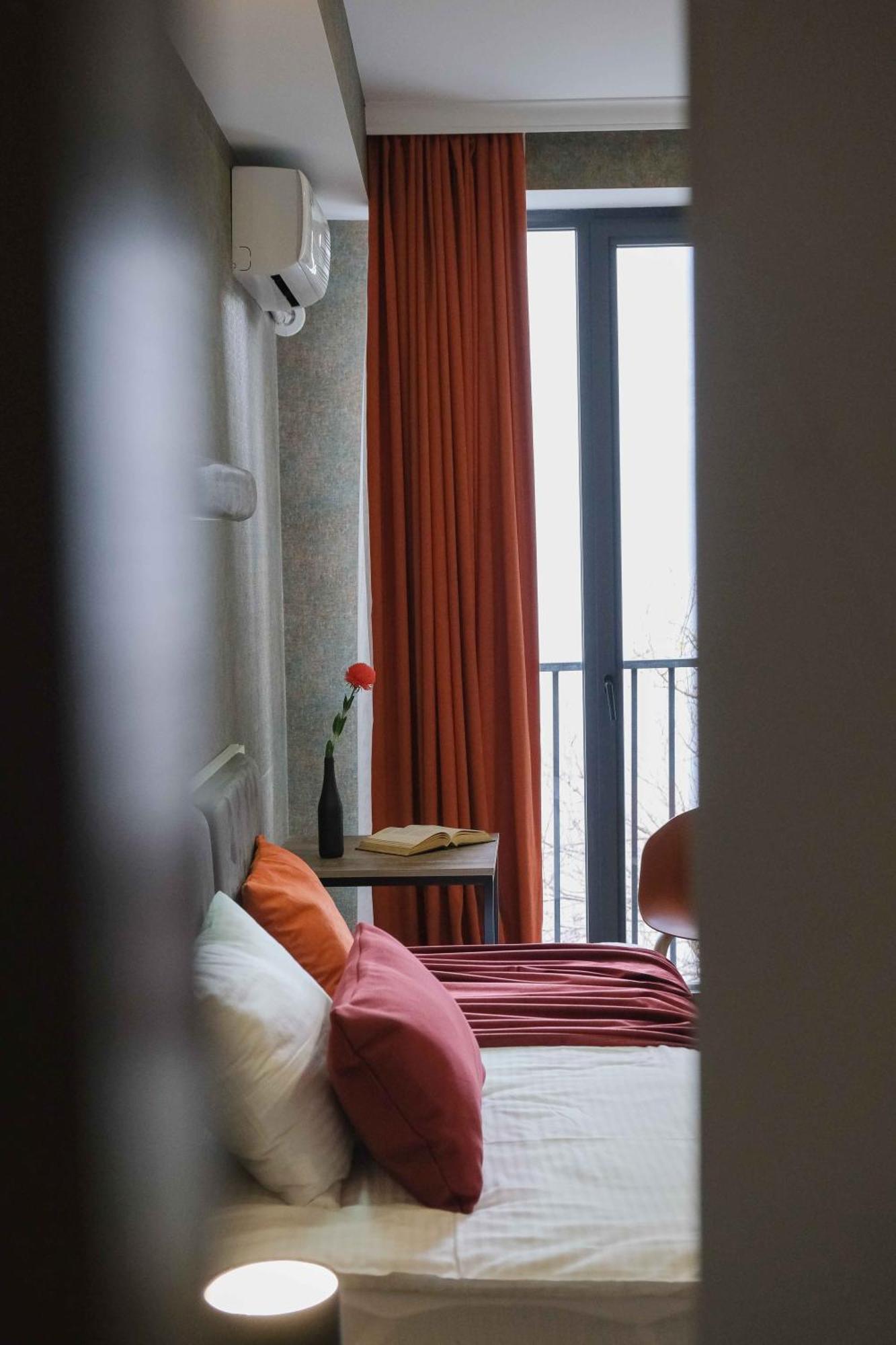 Round Garden Hotel Tbilisi Bagian luar foto