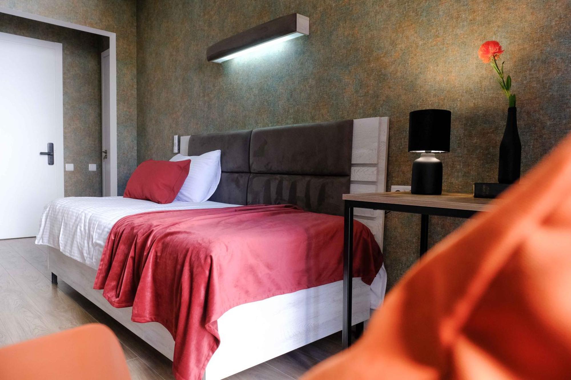 Round Garden Hotel Tbilisi Bagian luar foto