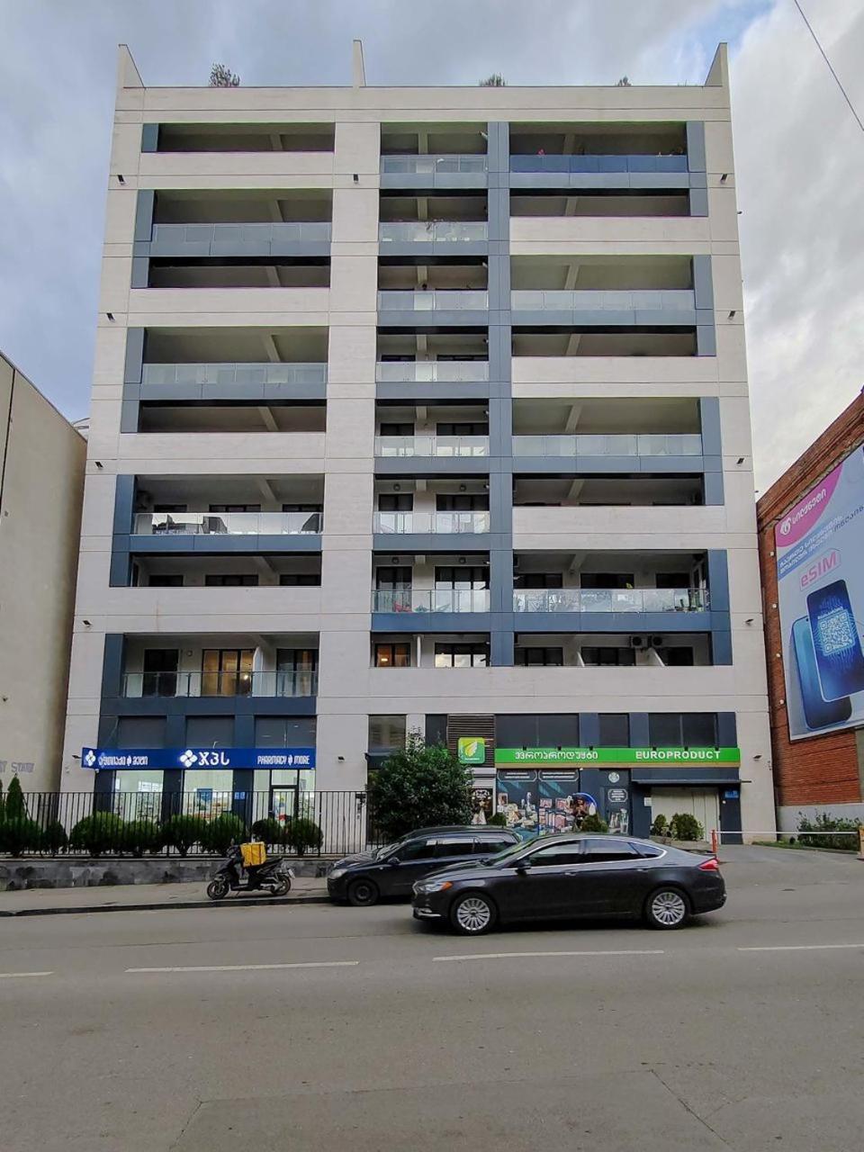 Round Garden Hotel Tbilisi Bagian luar foto