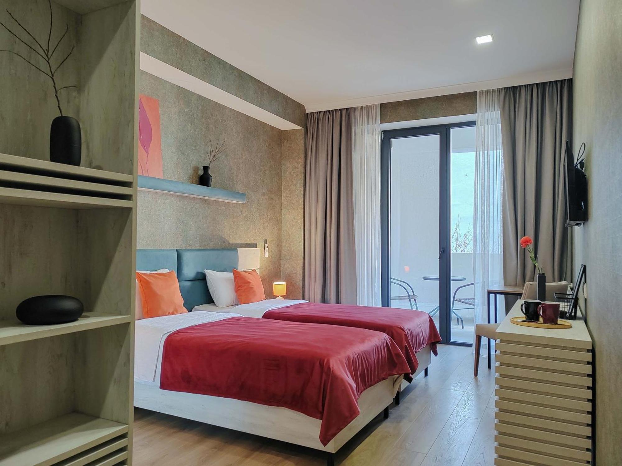 Round Garden Hotel Tbilisi Bagian luar foto