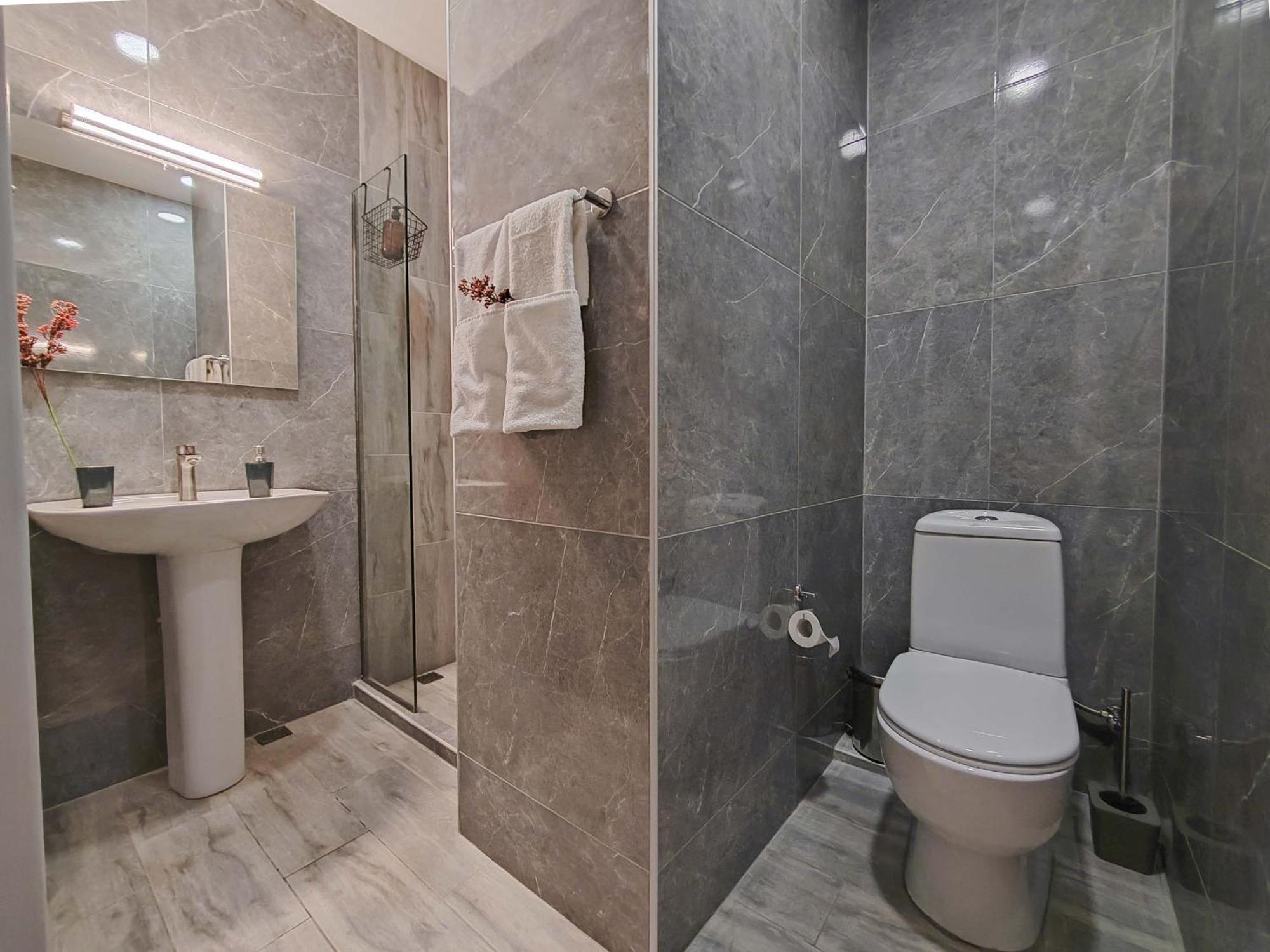 Round Garden Hotel Tbilisi Bagian luar foto